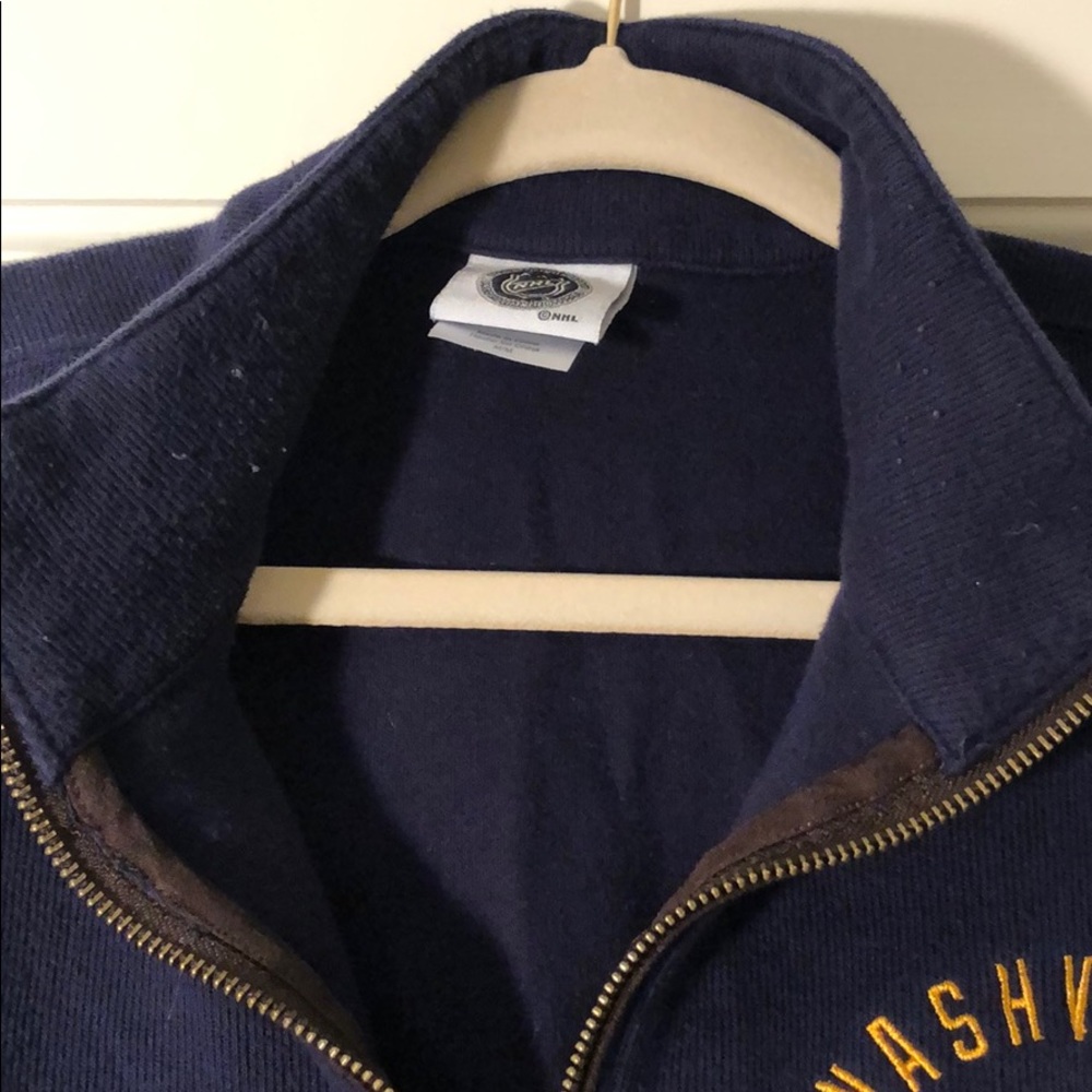 Nhl Predators Pullover Size Medium - image 4